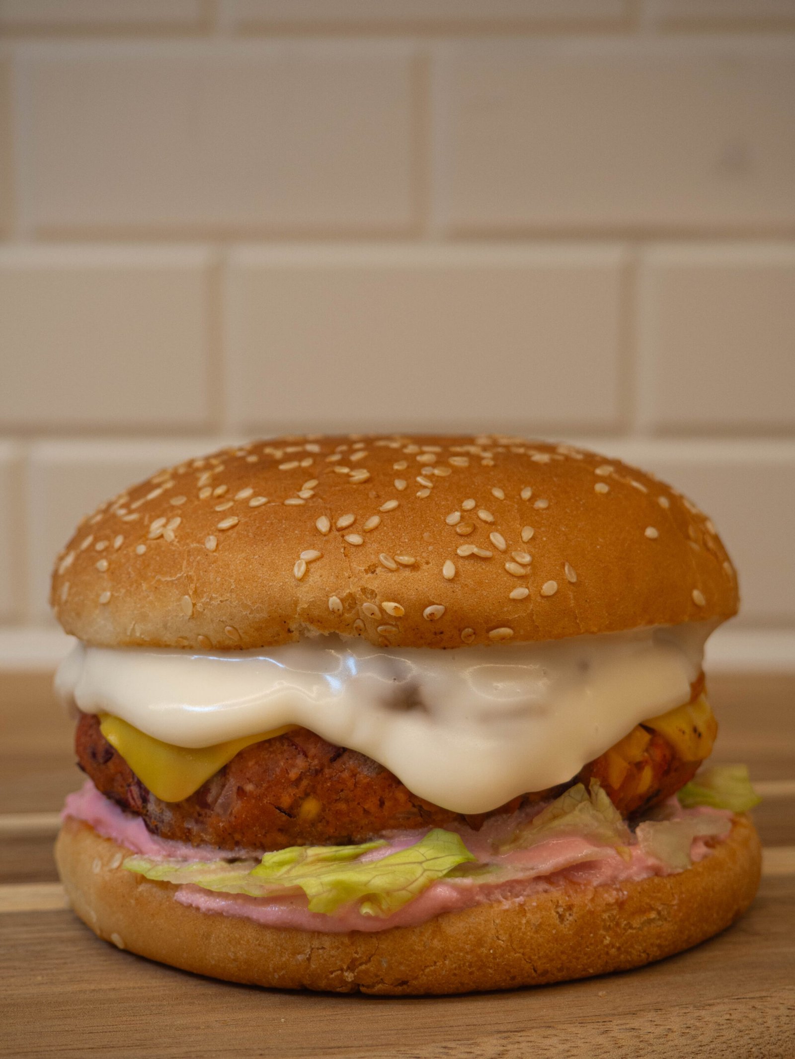 BURGER DE TOFU CON JUDÍAS ROJAS Y REMOLACHA